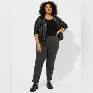 Torrid Pull-On Relaxed Taper Studio Luxe Ponte High-Rise Pants Size 1x NWT